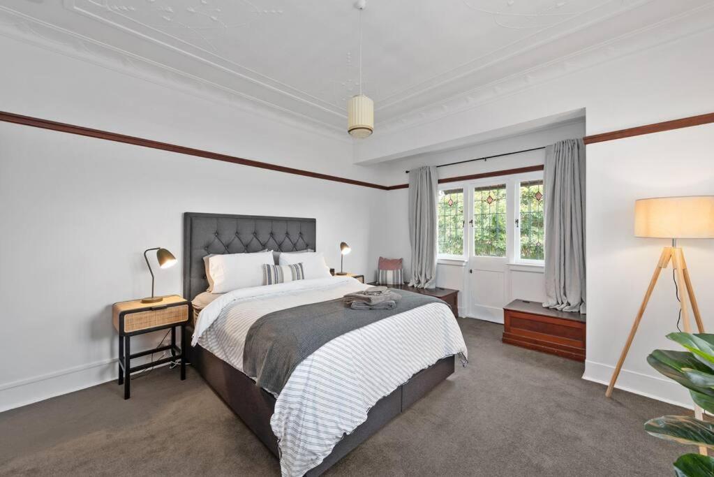 Art Deco In Ascot! ~ 2 Bed / 1 Bath / 1 Car Appartement Brisbane Buitenkant foto