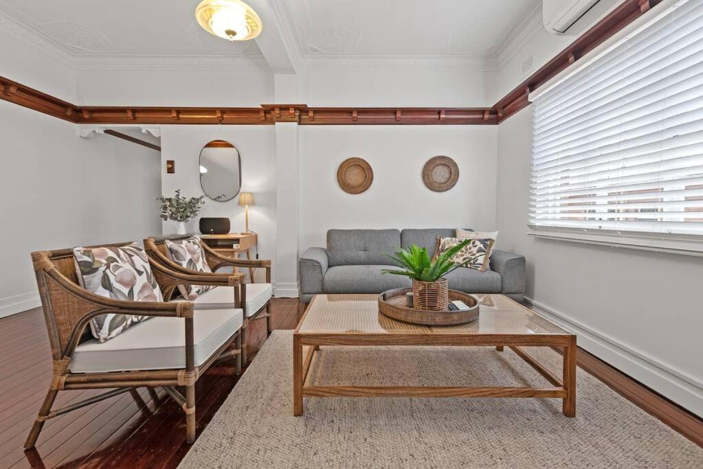 Art Deco In Ascot! ~ 2 Bed / 1 Bath / 1 Car Appartement Brisbane Buitenkant foto